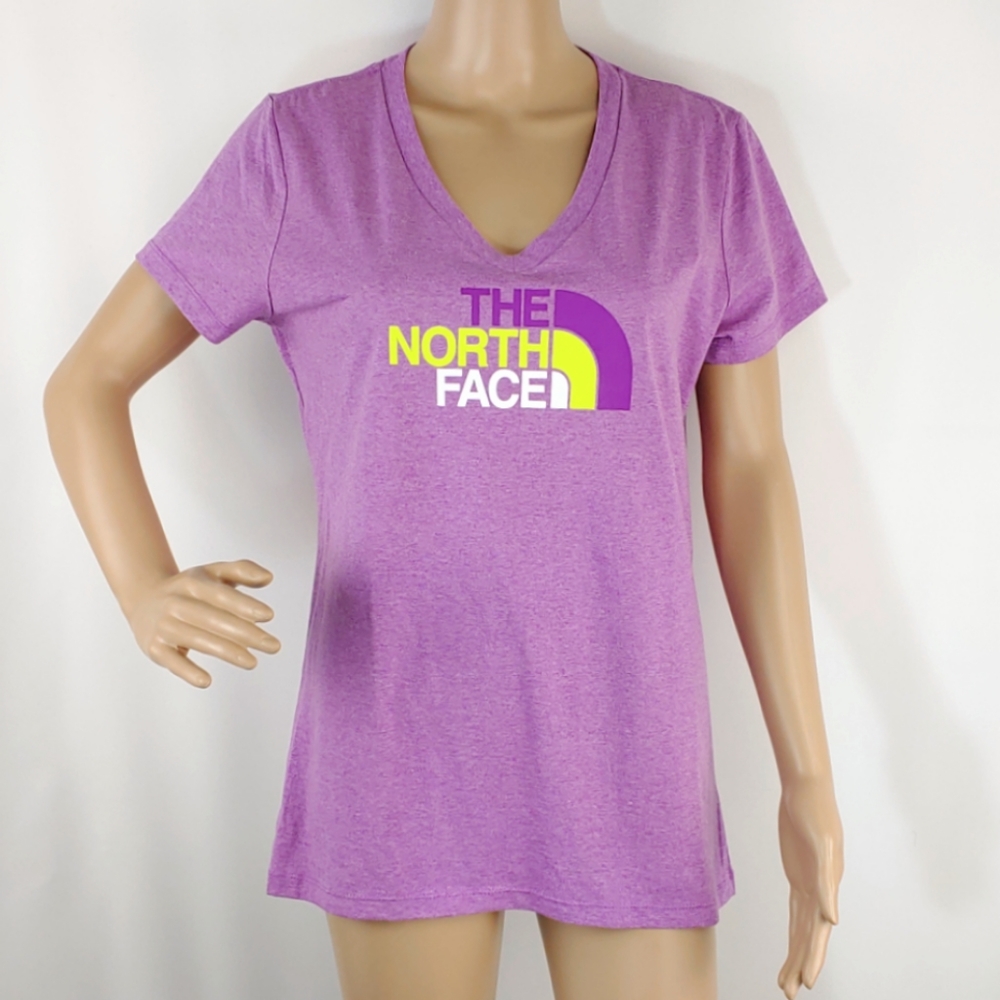 🆕 THE NORTH FACE V-Neck Tee - NWT